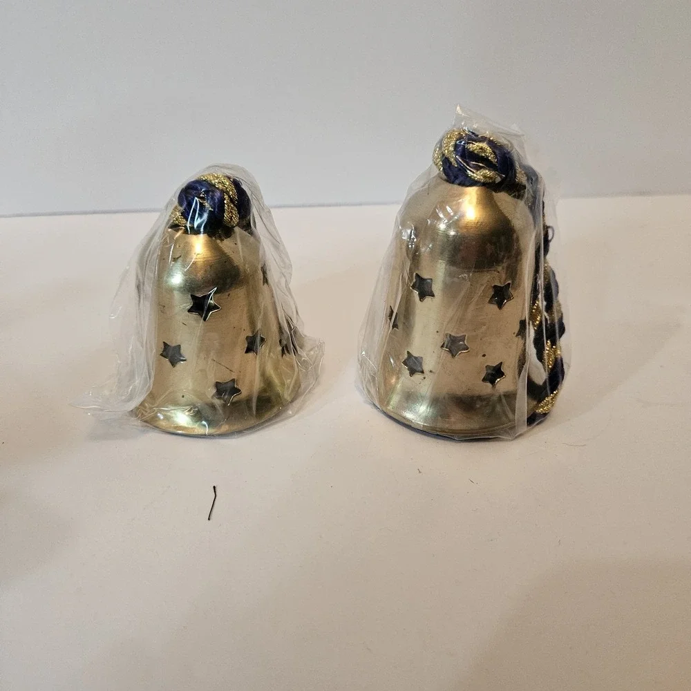 House of Lloyd Christmas Around the World Brass Bell Set Ornaments New In Box